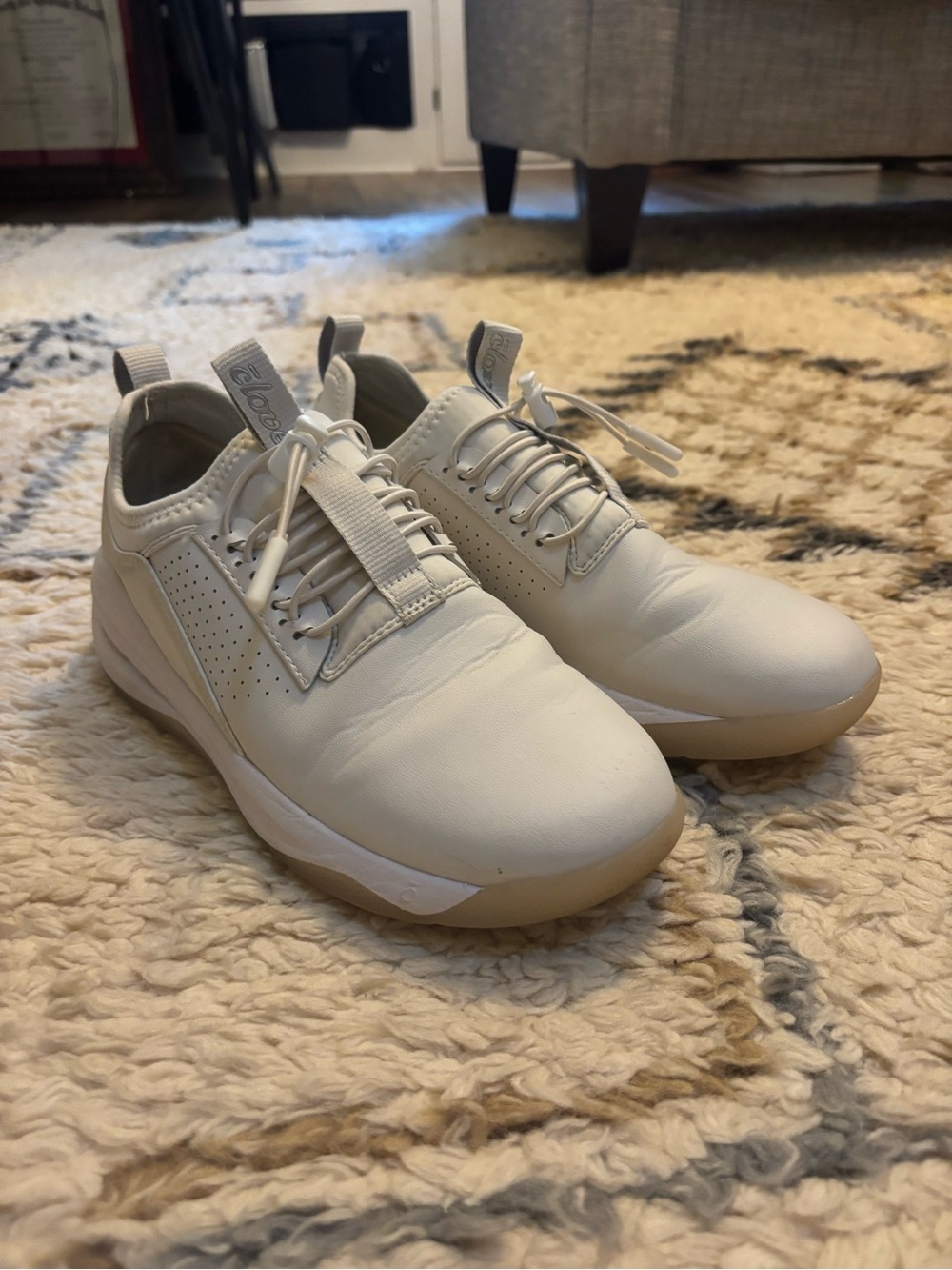 All-White Low-Top Women's Sneakers with Easy Lace System